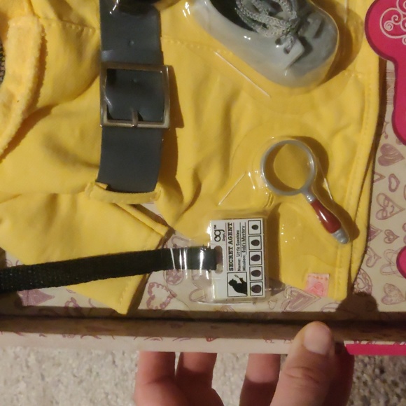 New! Our Generation Retro SECRET AGENT STYLE Set - Picture 2 of 4